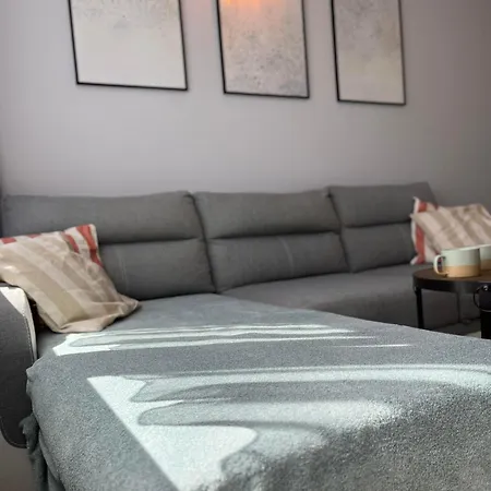 아파트 Apartament Paryska 3 *